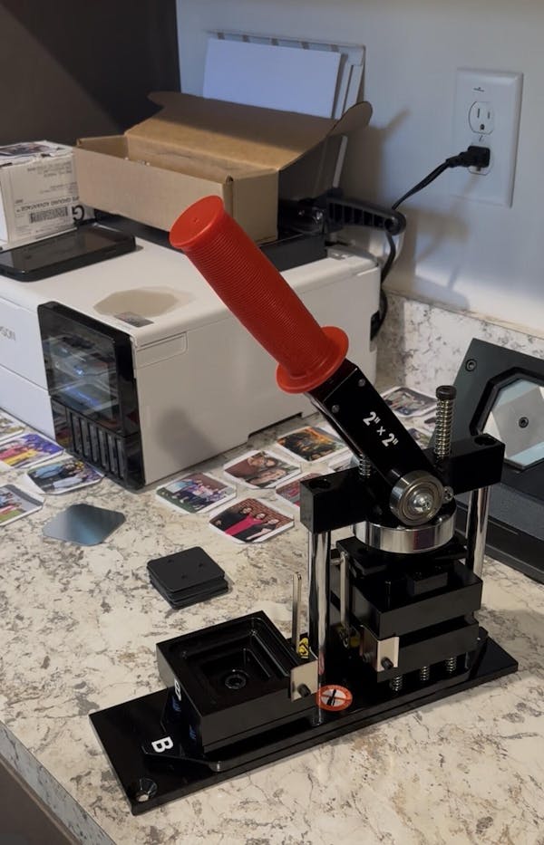2 x 2" Square Magnet Press