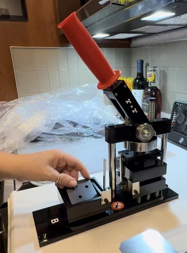 2 x 2" Square Magnet Press