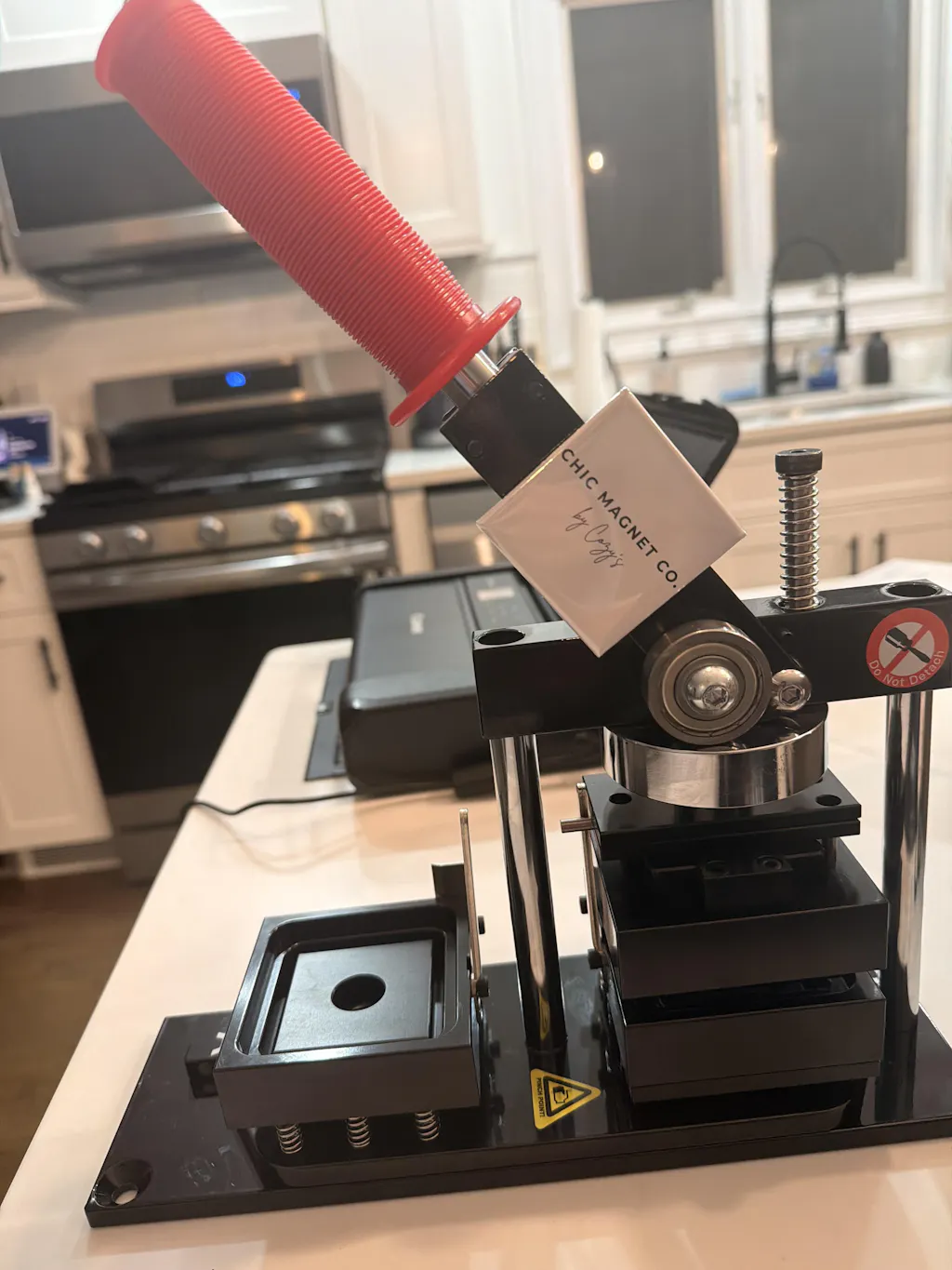 2 x 2" Square Magnet Press