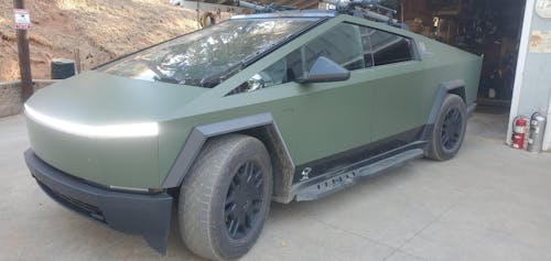 Tesla Cybertruck Running Board Carbon Steel Side Steps Nerf Bars Exterior Bracket for Cybertruck 2PCS