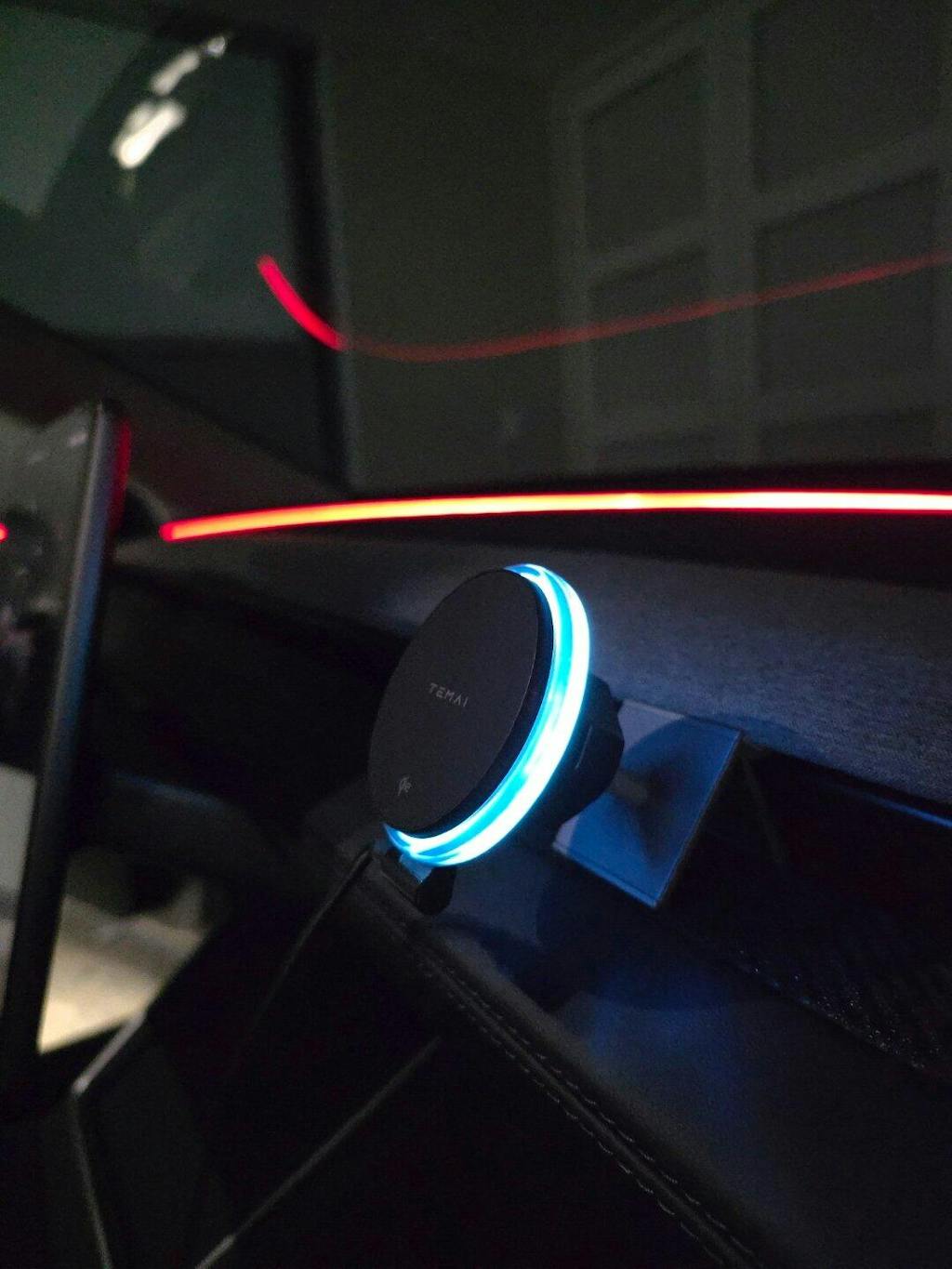 Model 3 & Y 15W Fast Wireless Charging Magnetic Car Phone Holder with Halo Ambient Light for Model 3 Highland/ Y Juniper