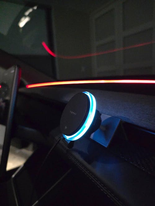 Model 3 & Y 15W Fast Wireless Charging Magnetic Car Phone Holder with Halo Ambient Light for Model 3 Highland/ Y Juniper