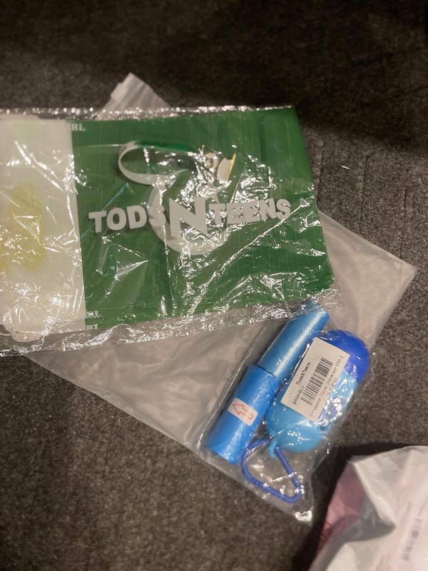 Disposable Diaper Dispenser With 2 Rolls of Bags