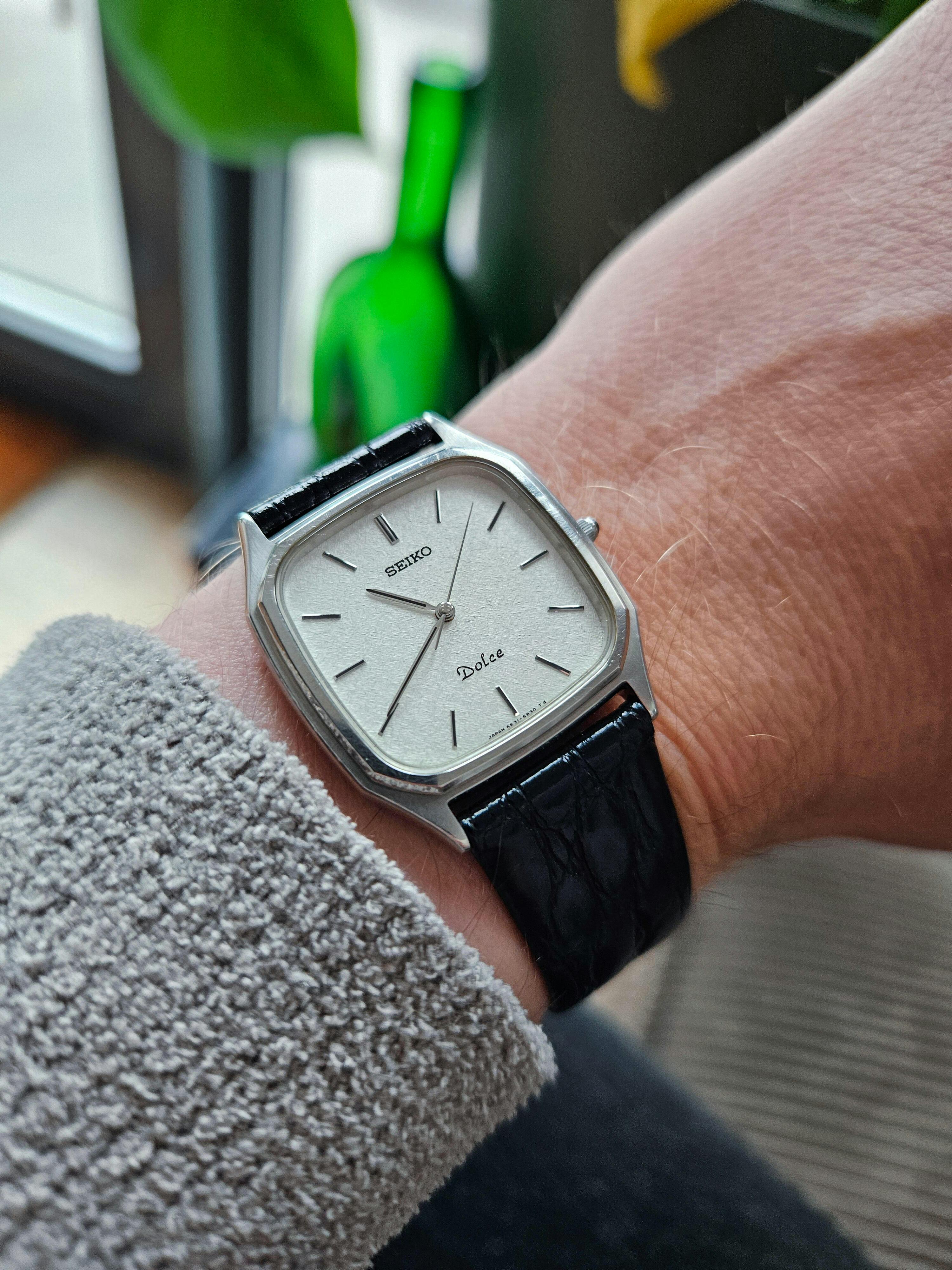 SEIKO DOLCE 5E31-5B10 年差クォーツ 1990 Seiko Dolce 5E31-5B10 – TokeiMedic