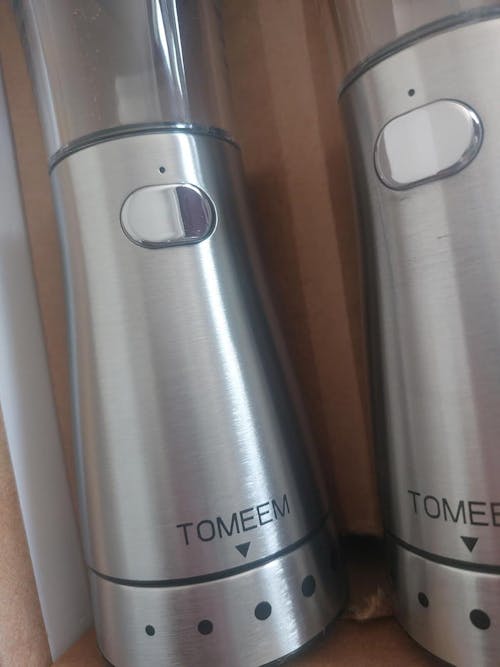 TOMEEM 4.5oz Rechargeable Electric Salt and Pepper Grinder With Tray