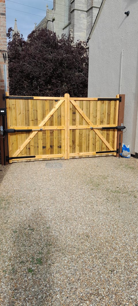 TOPENS A8132 Heavy Duty Dual Swing Gate Opener