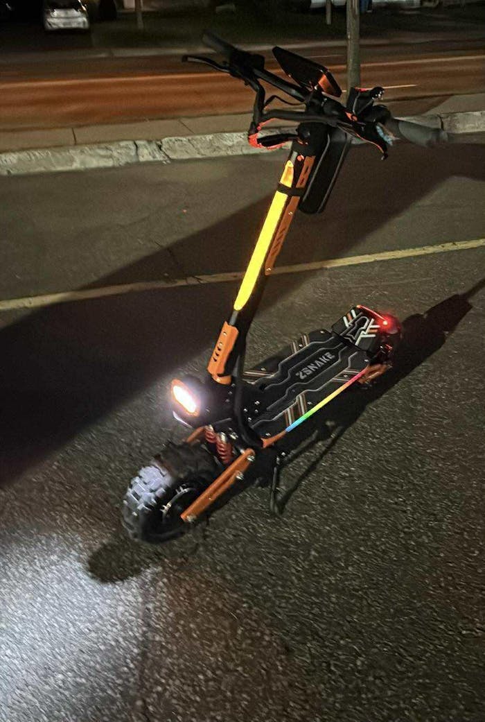 ZSNAKE Z36 --- Cool Fat Tire Electric Scooter, 5600W Dual Motor, Hydraulic Disc Brakes, 52MPH Top Speed