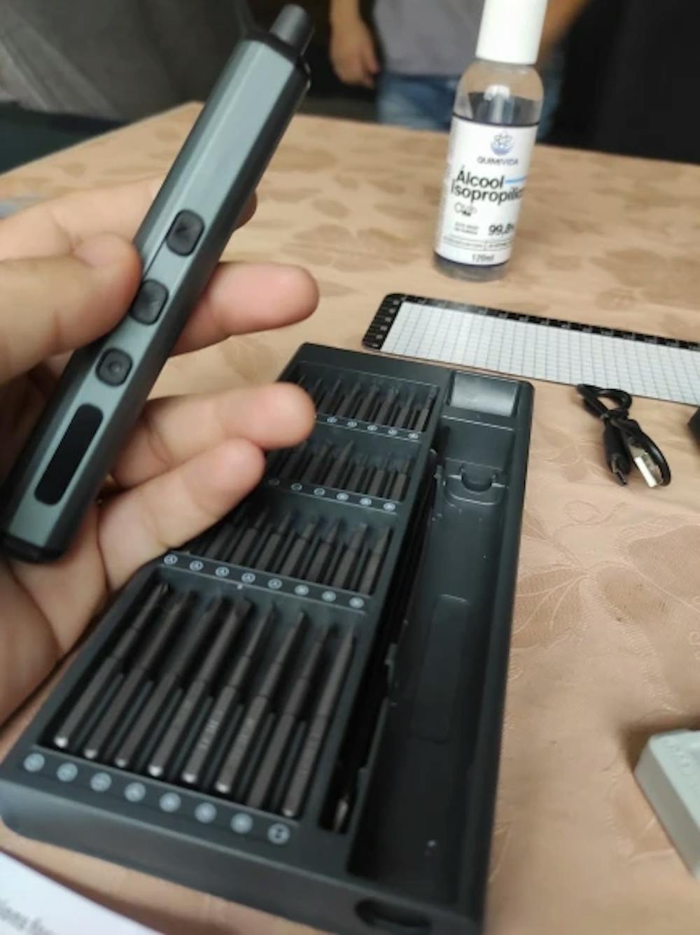 TorqTik™ Precision Electric Screwdriver