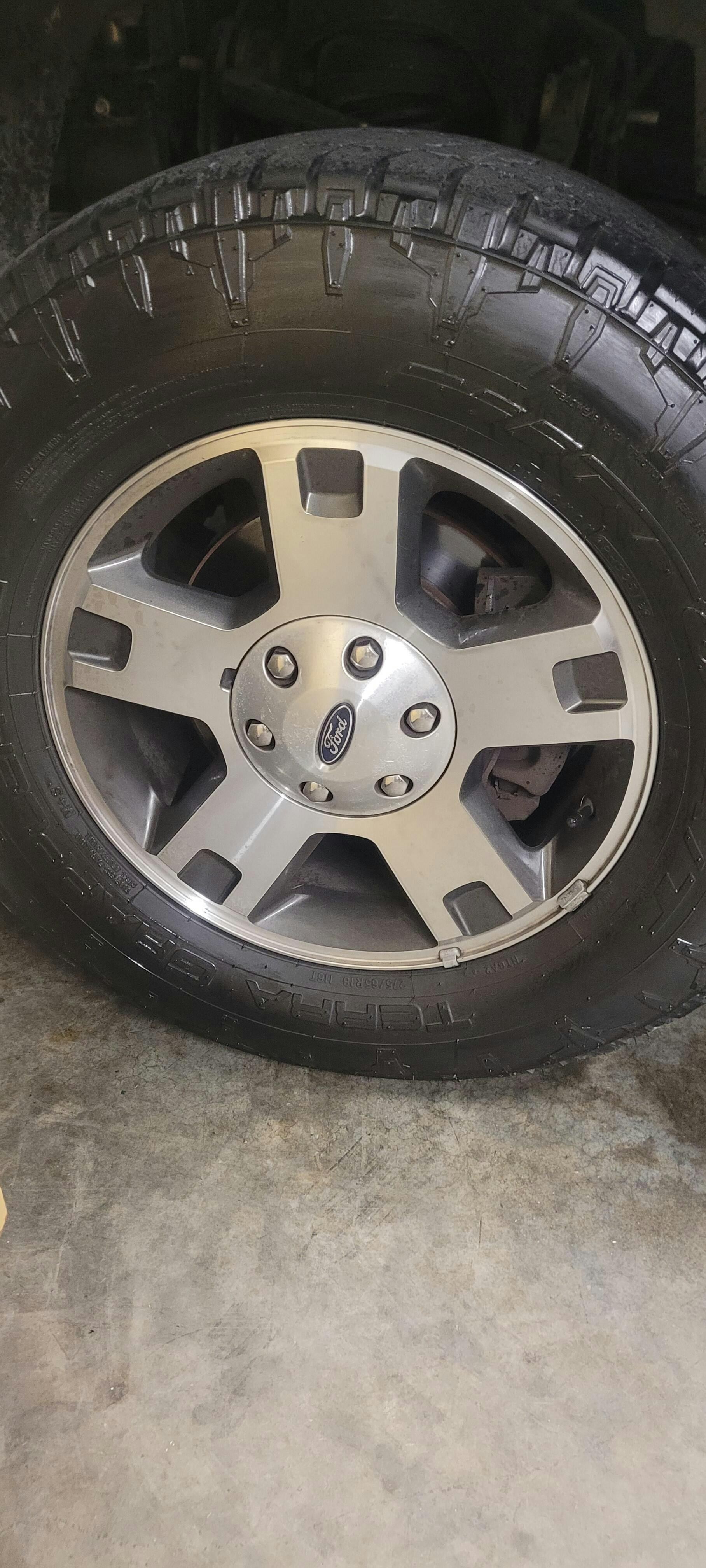 Hot Shine™ High Gloss Tire Coating - Carcrazy - View #3