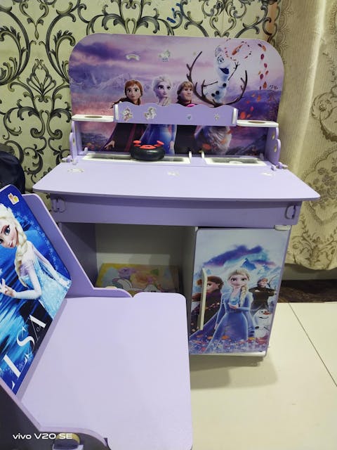 Frozen Wooden Study Table And Chair For Kids