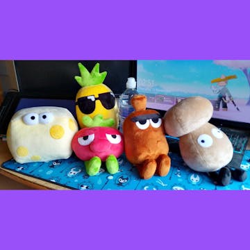 Toppins from Pizza Tower - five plush toys, 8 to 5 inches (20 to 13 cm) tall. Exact dimensions in the product description.