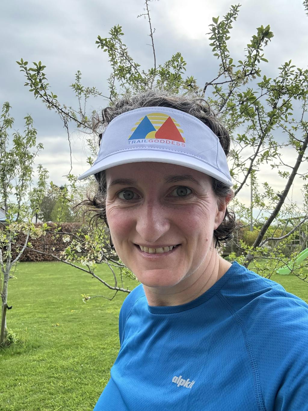 Trail Goddess White Performance Visor