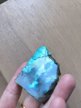 ✨ Labradorita – Pequeños portales de intuición y protección ✨
