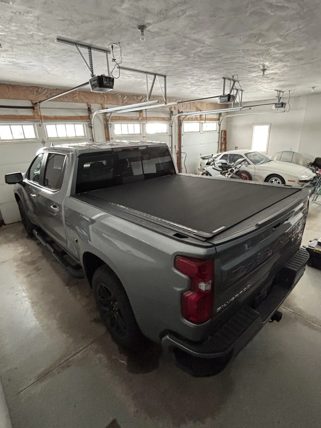 BAK Revolver X4s Hard Roll Up Tonneau Cover For 2019-2026 Chevrolet/GMC Silverado/Sierra 1500 5'8" Bed