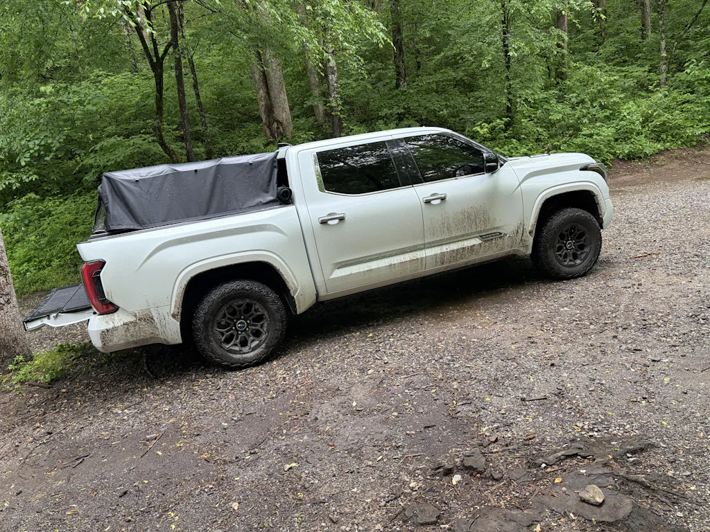 Fas-Top Traveler Sport | 2 in 1 Topper & Tonneau Cover For 2022-2026 Toyota Tundra 5'7" Bed