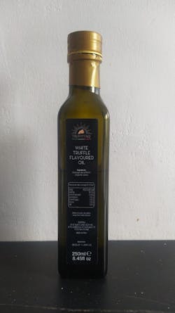 White truffle flavoured oil