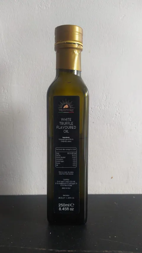 White truffle flavoured oil