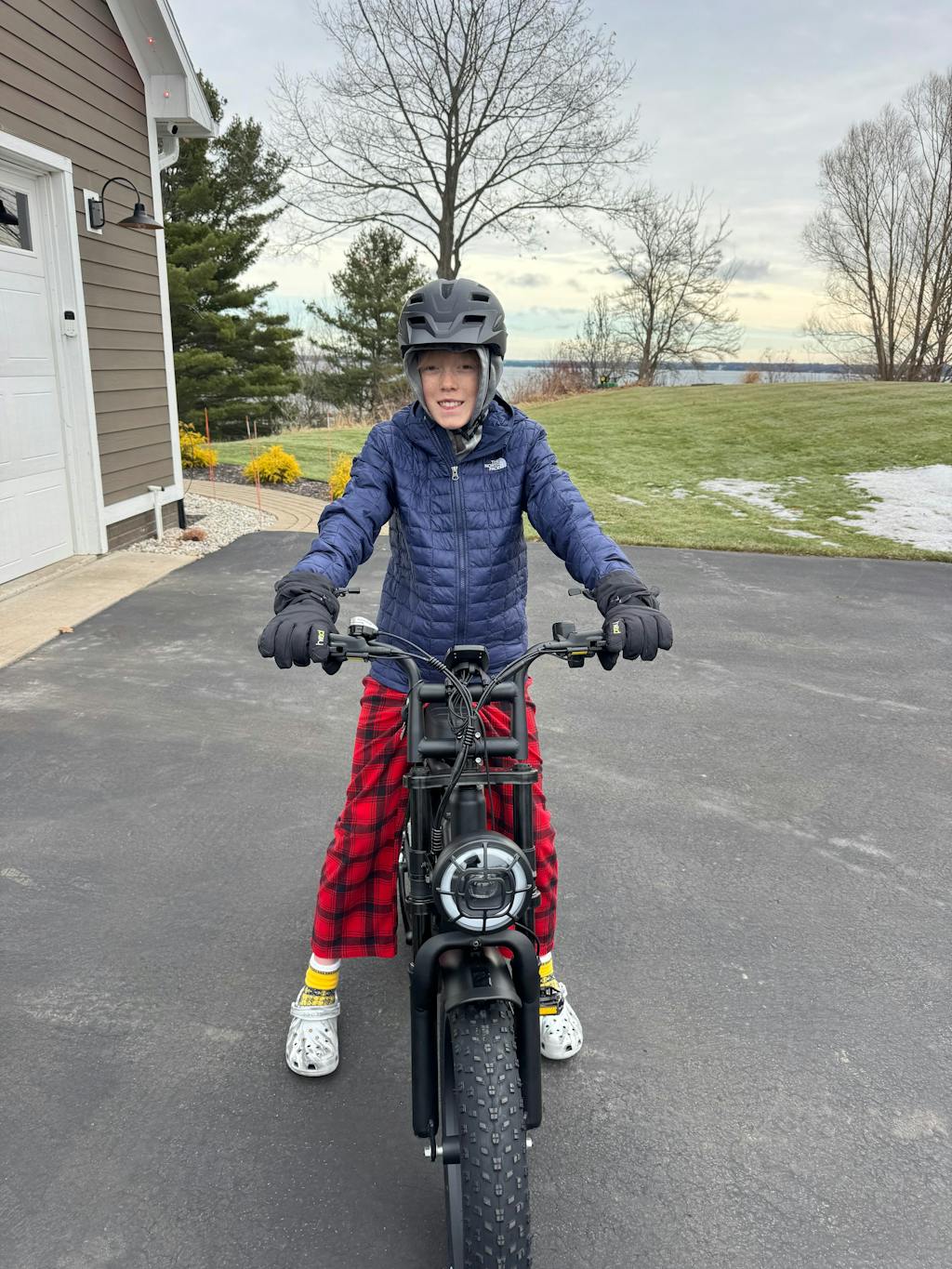 TST® R002 20'' 1500W Full Suspension Moped-style Electric Bike