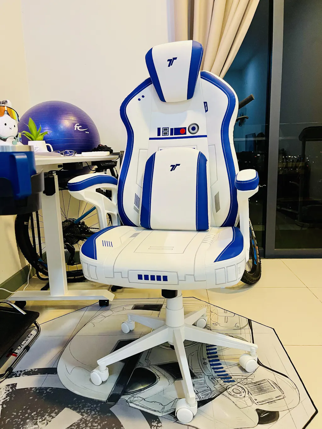 TTRacing Duo V4 Pro Gaming Chair - R2-D2 Edition – TTRacing United Kingdom