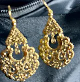 Gold Filigree Chandelier Earrings – Vintage-Inspired Statement Dangle Earrings