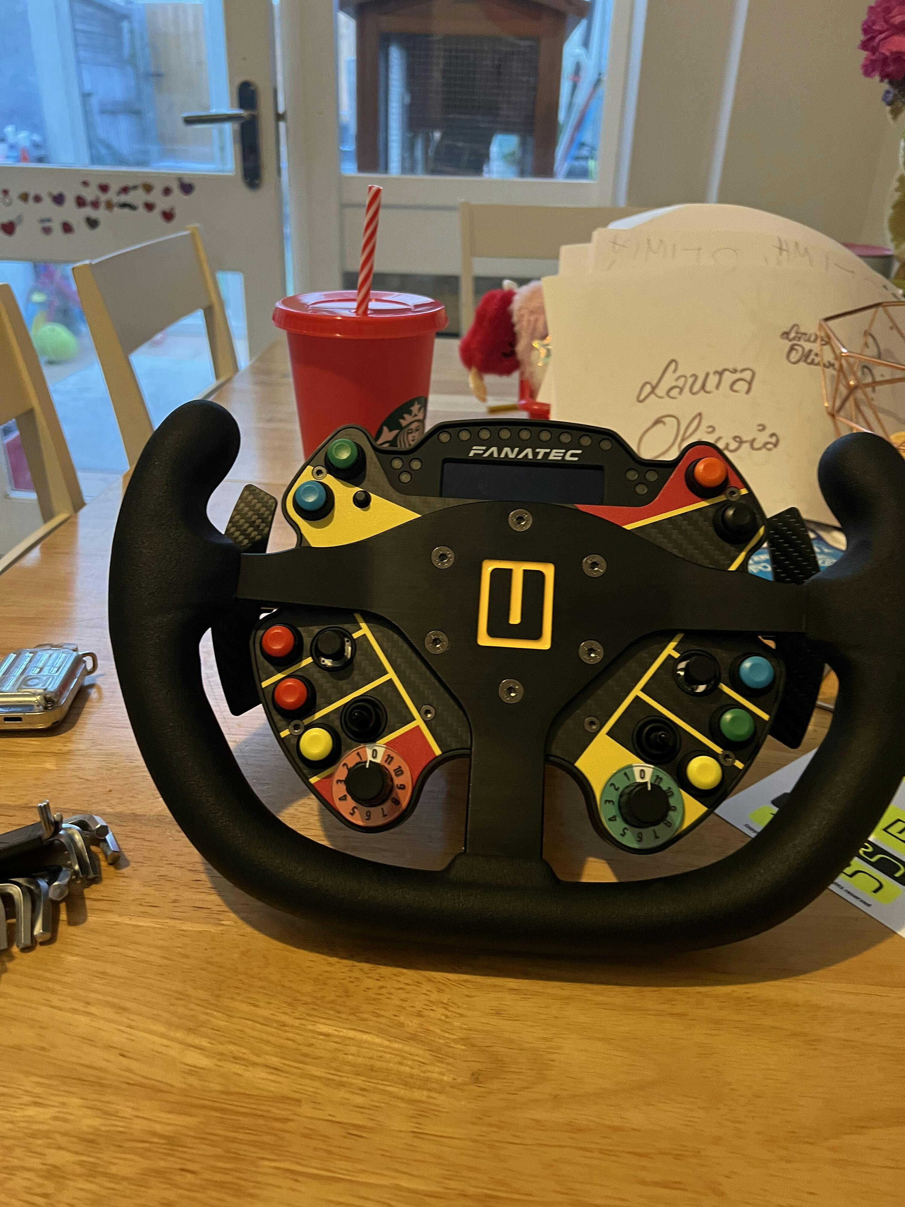 TURN R320 SimRacingWheel FANATEC キャップ付き 海外 正規品 sistema