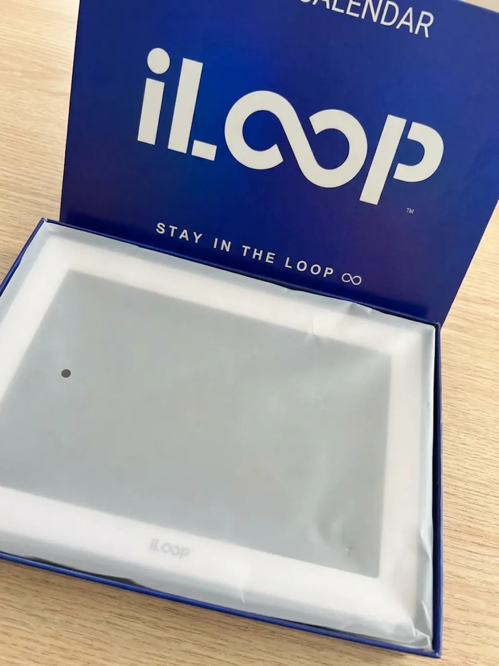 iLoop 10.1” Digital Calendar 32GB | Calendar, Wi-Fi Photo & Video Frame, Art Gallery | Premium Features No Subscription, Touchscreen