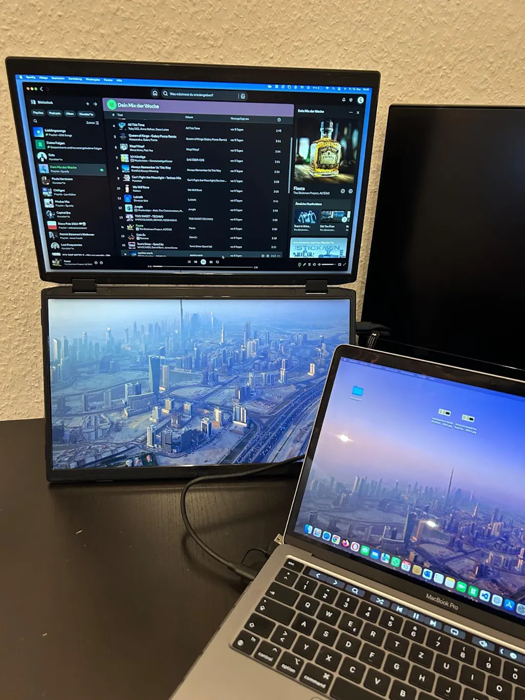 TUTT 15.6” Portable Monitor Dual Screen Extender, Plug and Play, VESA Mount, M4