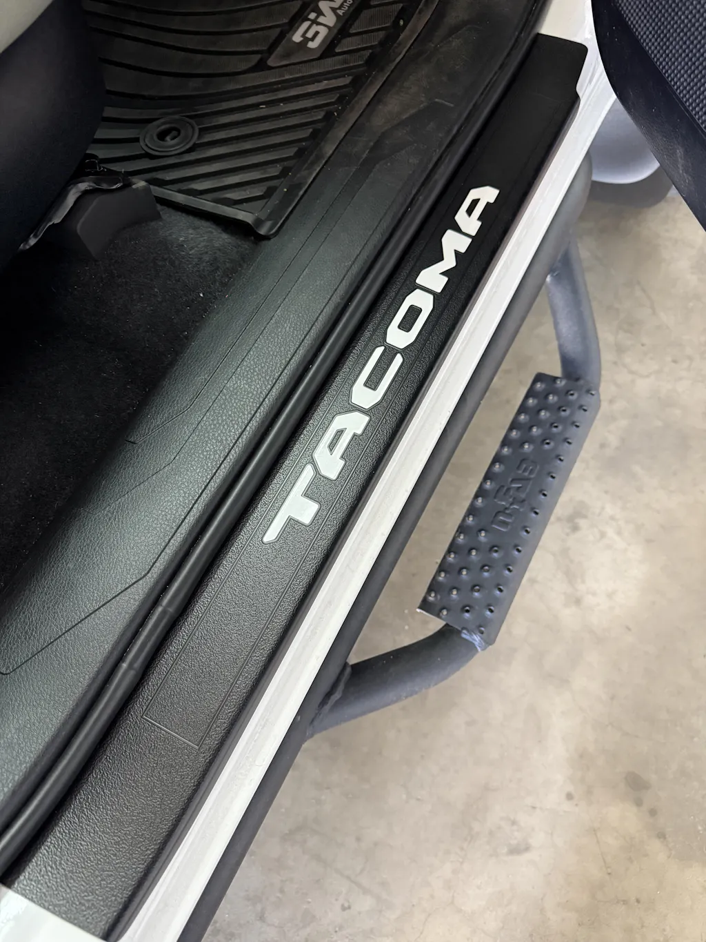 希少　新品未開封シールド　Das Ist DAF 5LP + 7\" Vinyl Danish Plush truck carpet and hood cover set | King-Truck.com