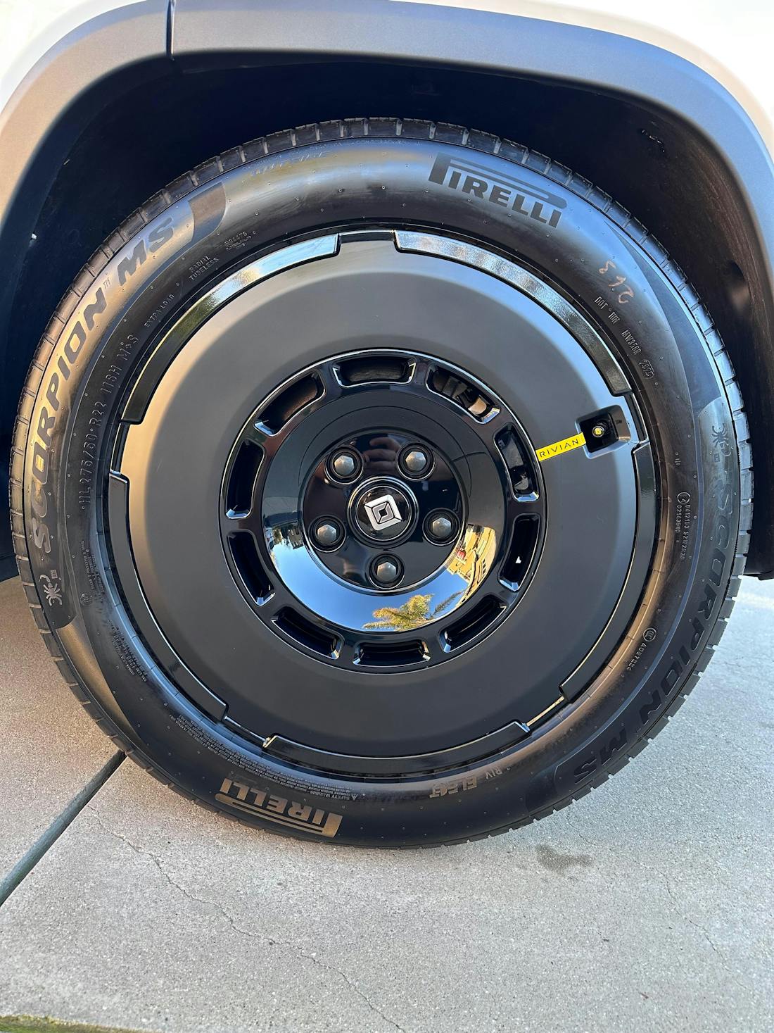 Wheels Vinyl Covers | Spokes Color Wrap Chrome Delete for Rivian R1T & Rivian R1S