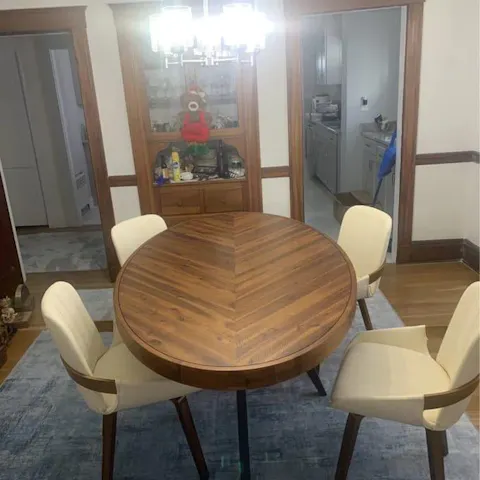 Oakspire Round Dining Table Industrial Mid Century Modern Scandinavian Design Solid Wood Top Black Metal Spider Legs Dining Table for Dining Room