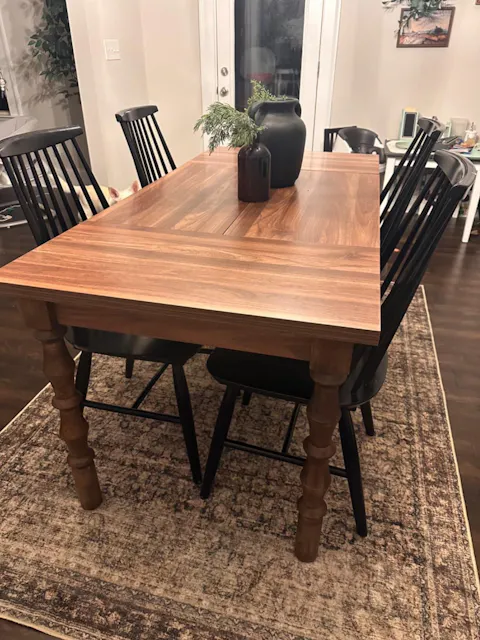Kingsford Charm Classic Wooden Dining Table – Elegant Traditional Dining Room Centerpiece