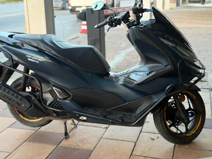 シックスパッド Kawasaki Ninja ZX-6R TrackLine Tank Pad Seti (2019-2025)
