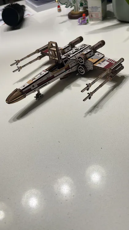 UGEARS Star Wars Luke Skywalker's X-Wing Starfighter Puzzle 3D – Modellini Da Costruire Star Wars Puzzle 3D Legno – Modellismo Da Costruire Adulti Costruzioni Meccaniche – 455 Pezzi