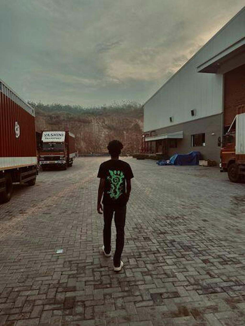 Parvati Tree 0.2 Official UV Reactive T-Shirt