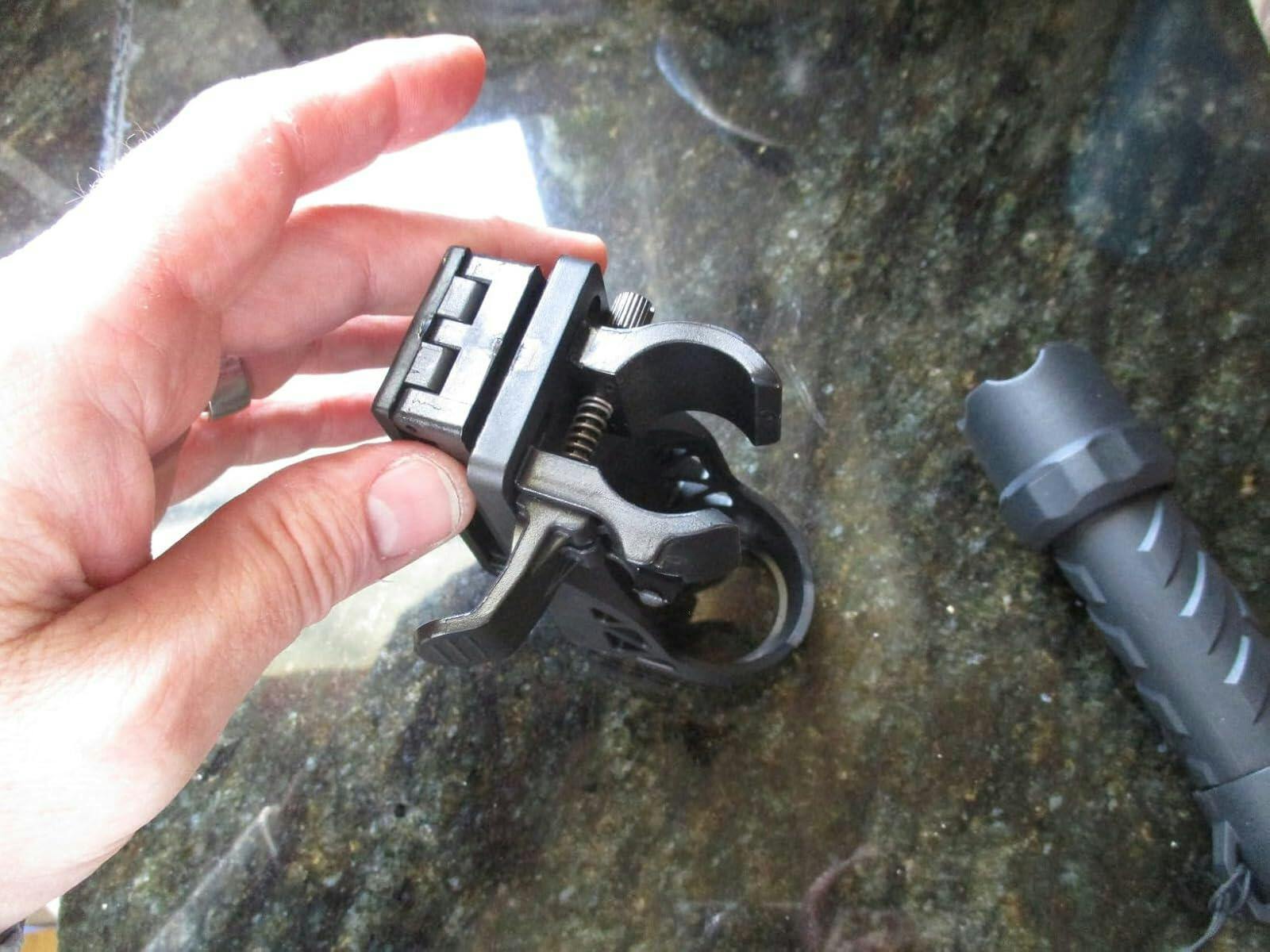 W66 Rotatable Flashlight Holster