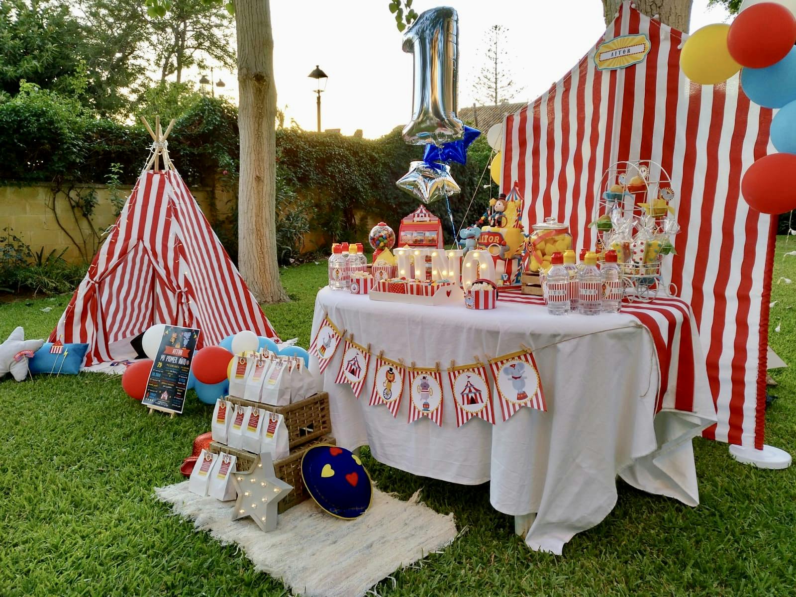  Piñata pequeña de circo número 1 para primer cumpleaños,  decoraciones de fiesta temática de carnaval de lámina dorada, 16.5 x 13 x 3  pulgadas : Juguetes y Juegos