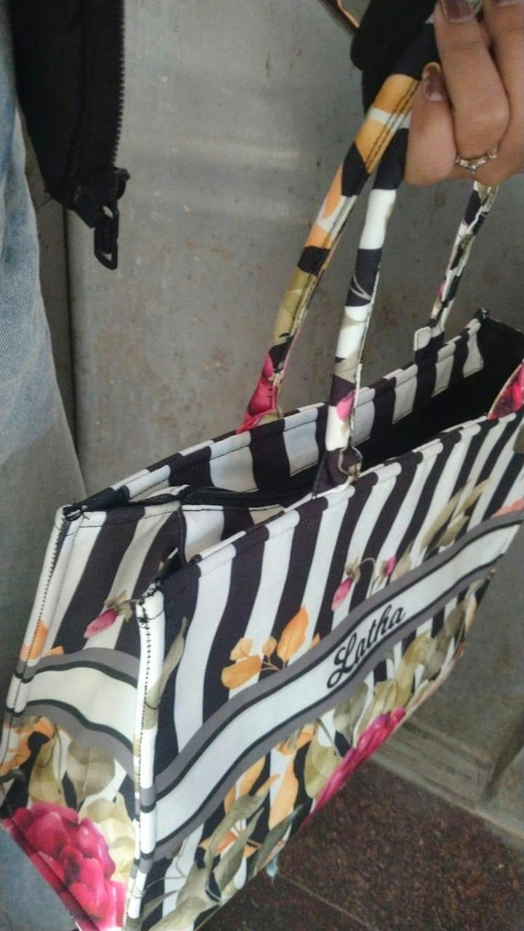 Customized Floral Printed Black & White Handheld Box Bag