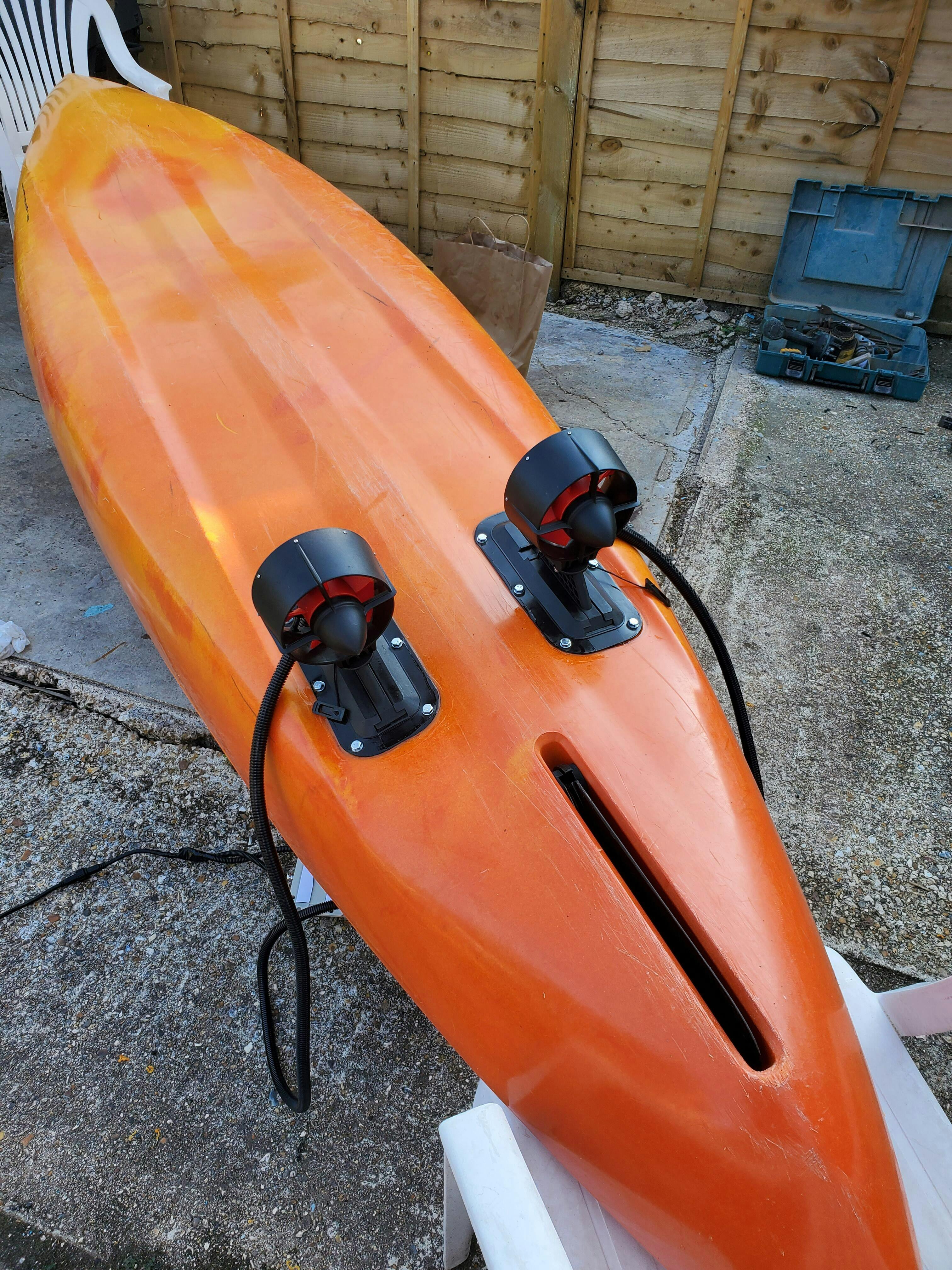 APISQUEEN 24V/12V TWO U92 SET UNDERWATER THRUSTER WITH WATERPROOF REMO