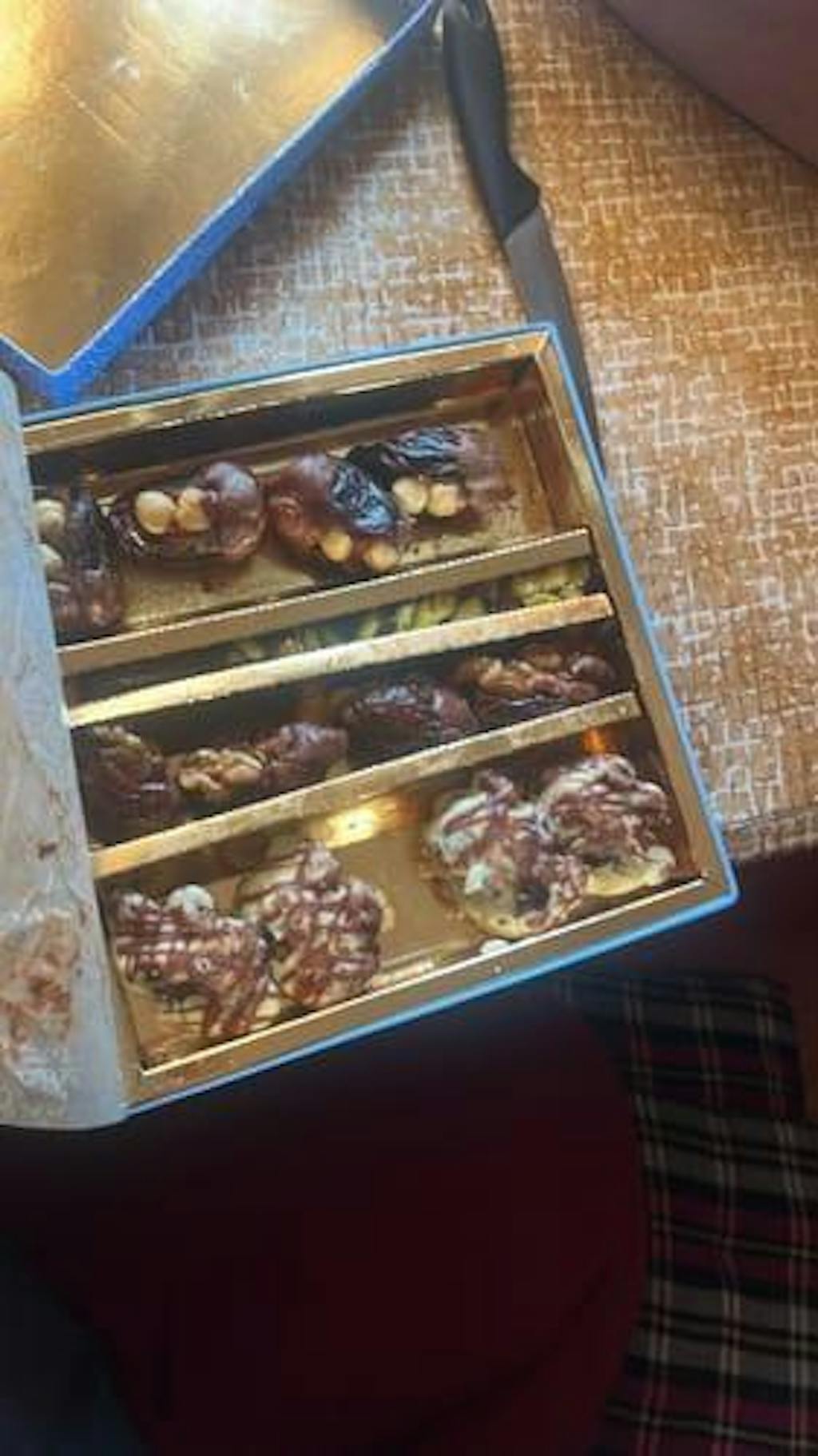 Assorted Divine Dates With Free Rakhi, Roli, Chandan & Chawal