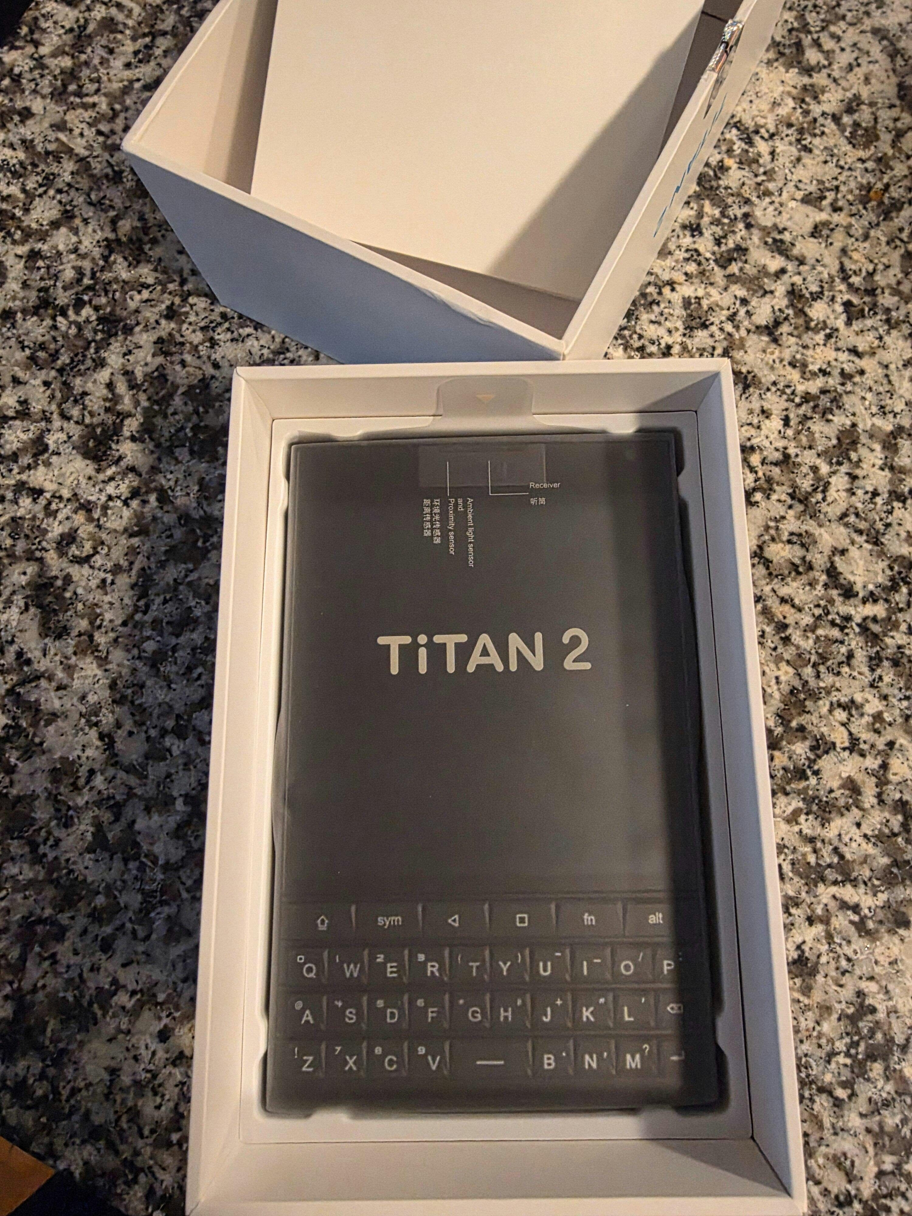 Unihertz Titan 2 - 最新の5G QWERTY物理キーボードスマートフォン