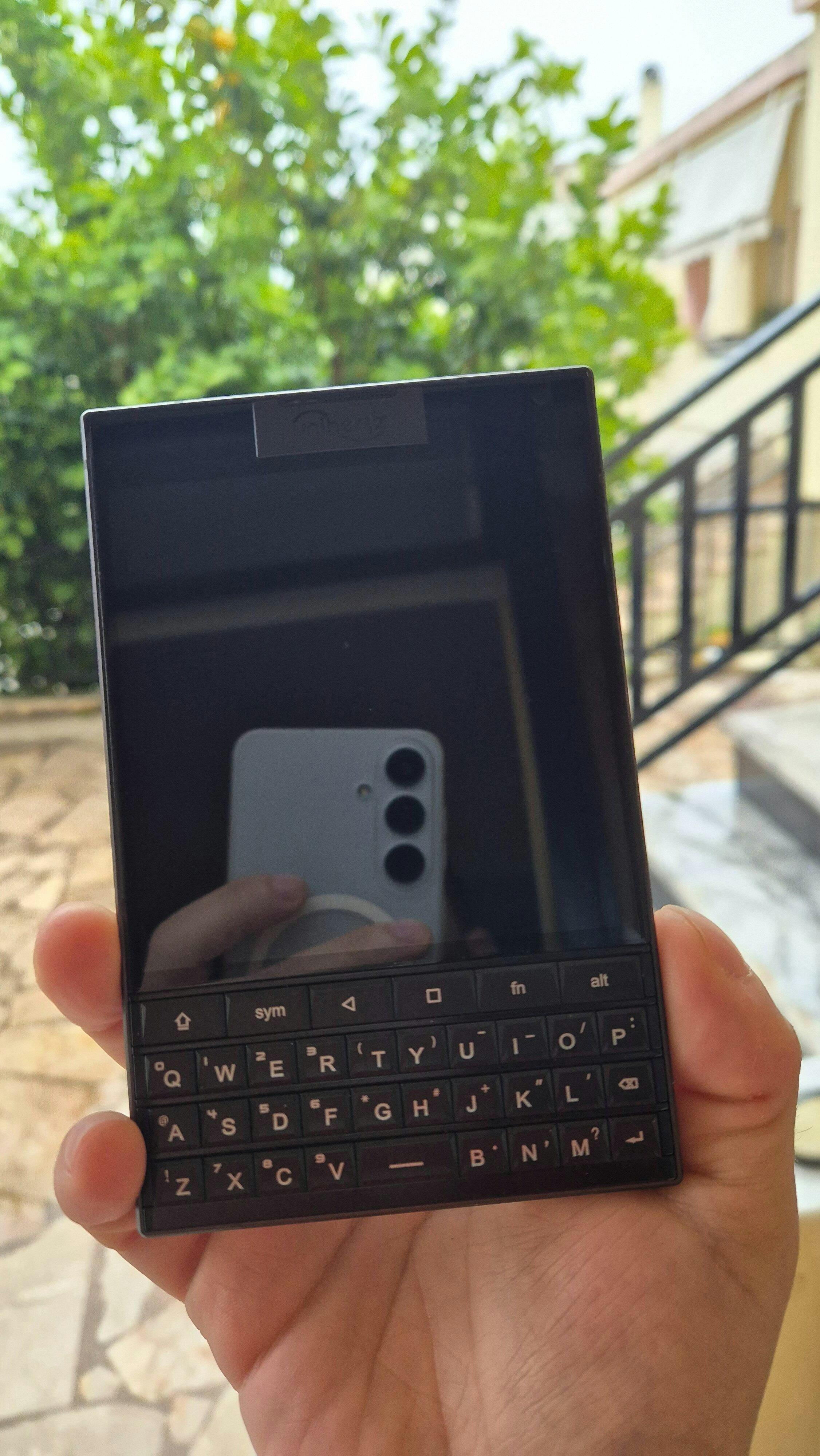 unihertz Titan 2 ブラック 本体 美品 Unihertz Titan 2 - 最新の5G QWERTY物理キーボードスマートフォン