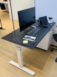 UNIQ Standing Desk