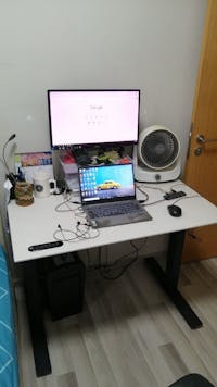 UNIQ Standing Desk