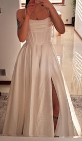 Elegant White Corset Wedding Dress with Slit Rihanna | Minimalist A-Line Bridal Gown with Draped Bodice