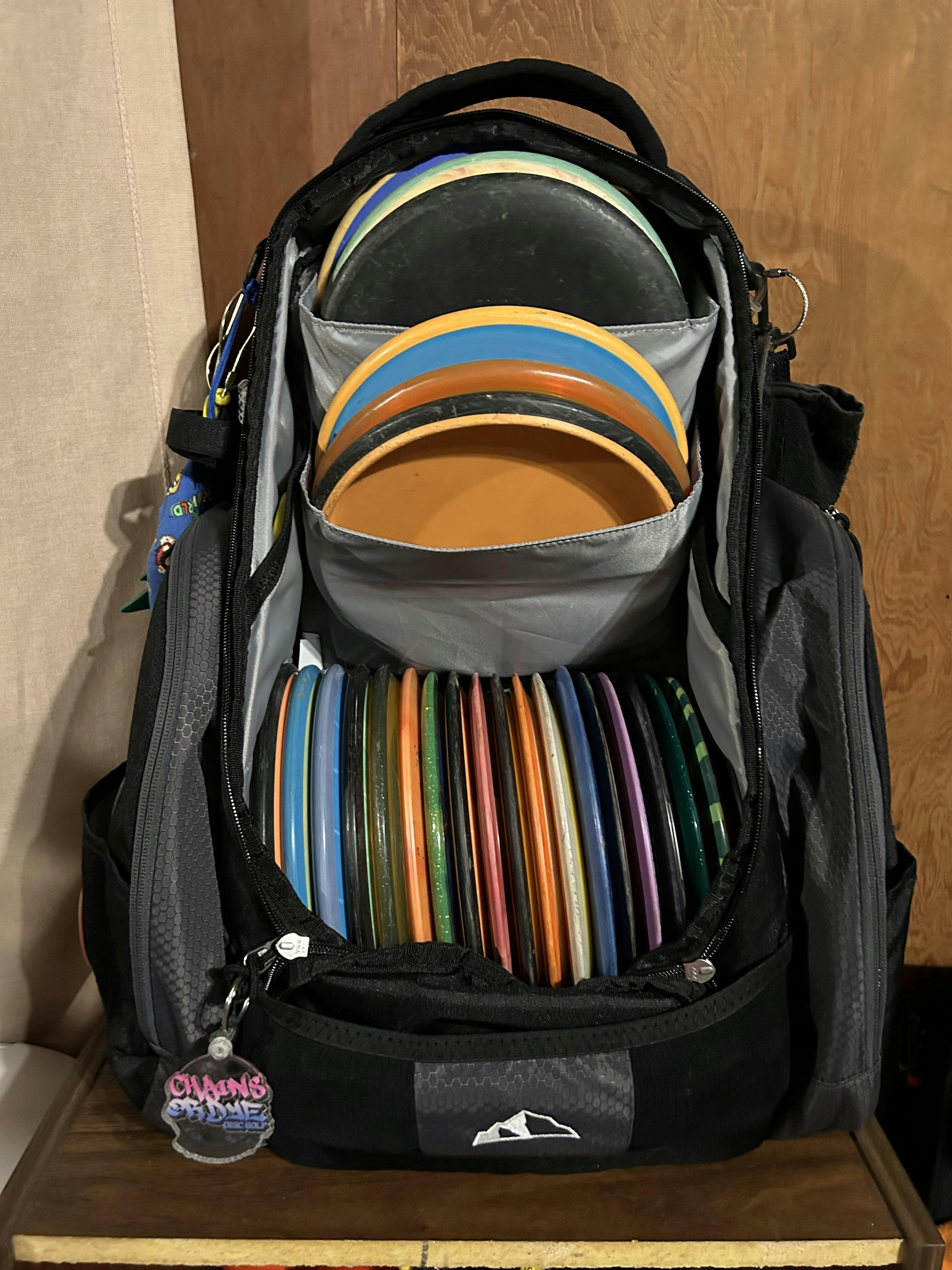 The Rebel Disc Golf Backpack Upper Park Disc Golf