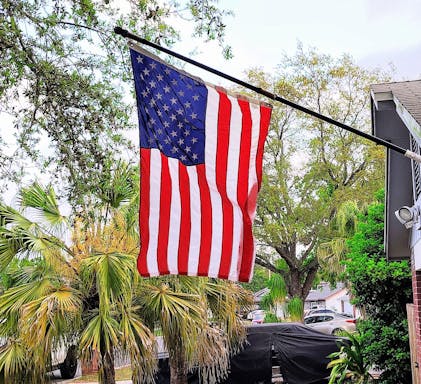 American Flags 3x5 3x5 Ft American Flag Kit With 6 Ft Aluminum Pole | 50 Star USA Flag & Eagle Topper American Flag With Pole - Foto 3
