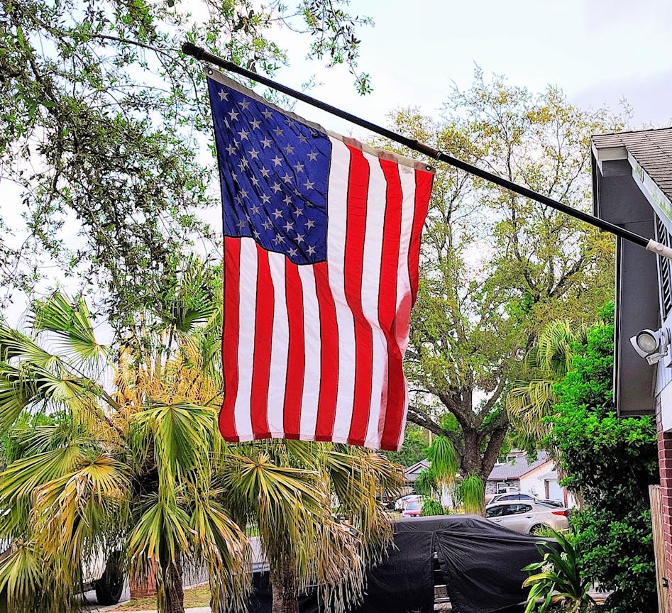 American Flags 3x5 3x5 Ft American Flag Kit With 6 Ft Aluminum Pole | 50 Star USA Flag & Eagle Topper American Flag With Pole - Foto 3