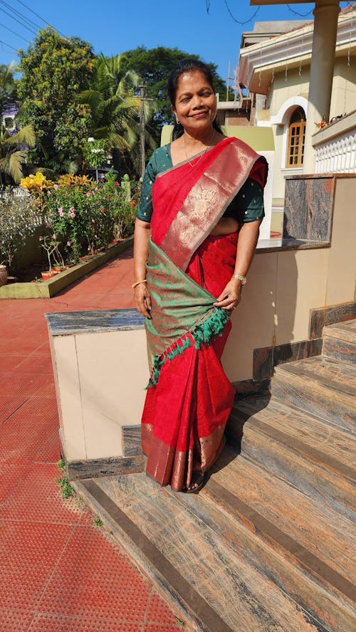 Aabha Maroon Art Silk Pattu Saree