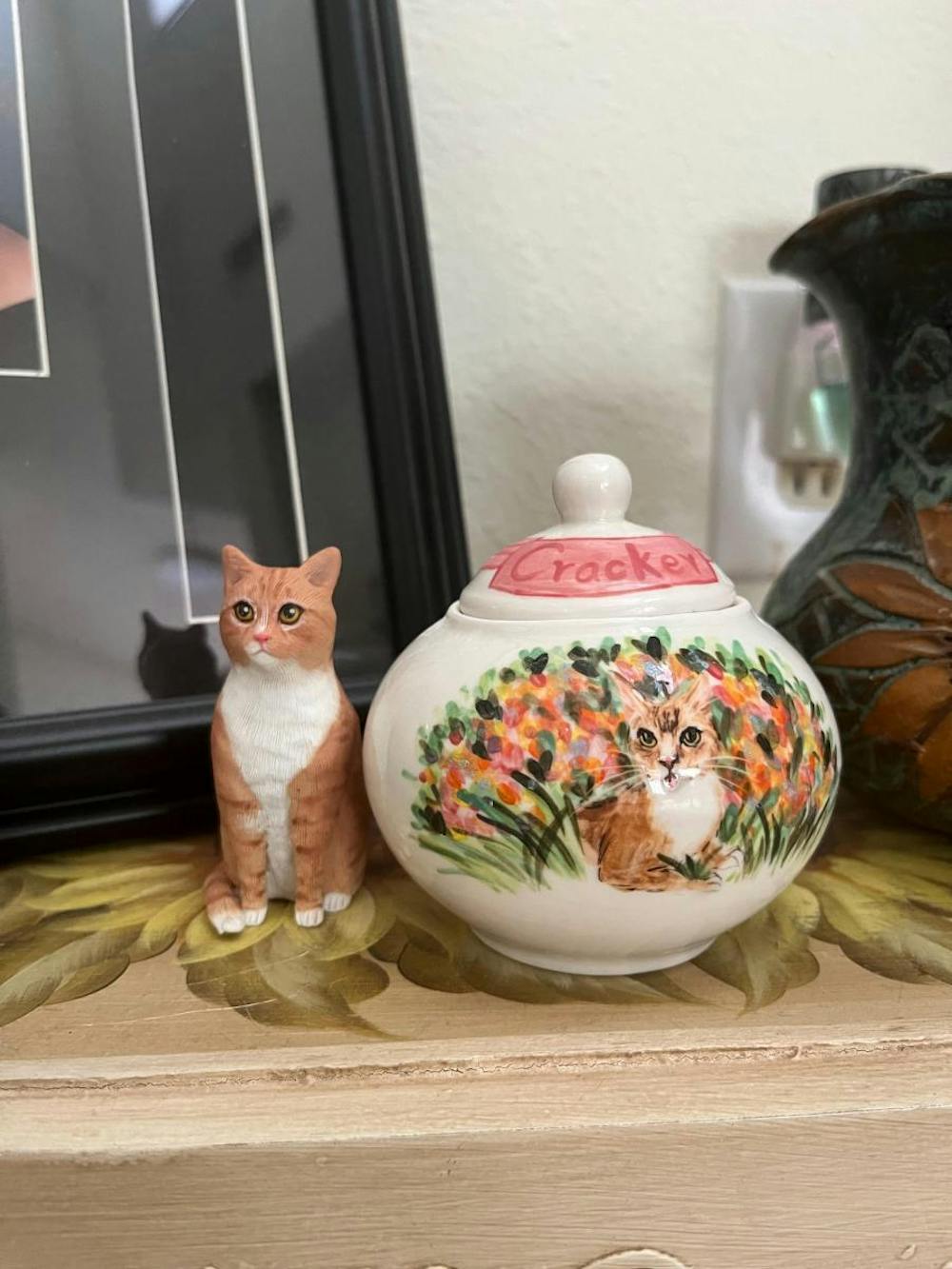 Custom Pet Ceramic Urn, Personalized Hand-Painted Pet Portrait Urn for Memorial & Keepsake