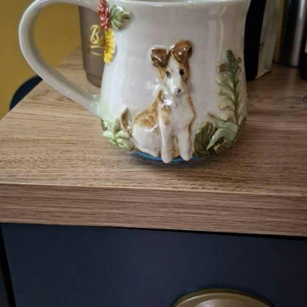 Custom Hand-Sculpted Pet Statue Mug – 3D Ceramic Portrait Cup with Floral Details
